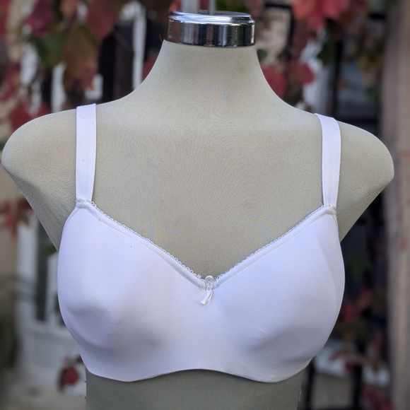 Classic White Women's Bra - Picture 3 of 10